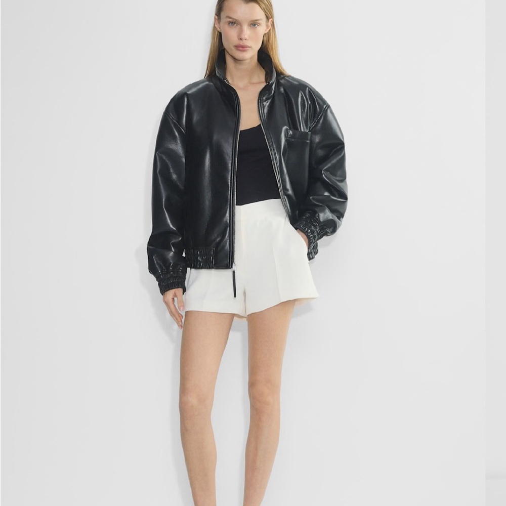 Aritzia limitless light birch high rise mini shorts